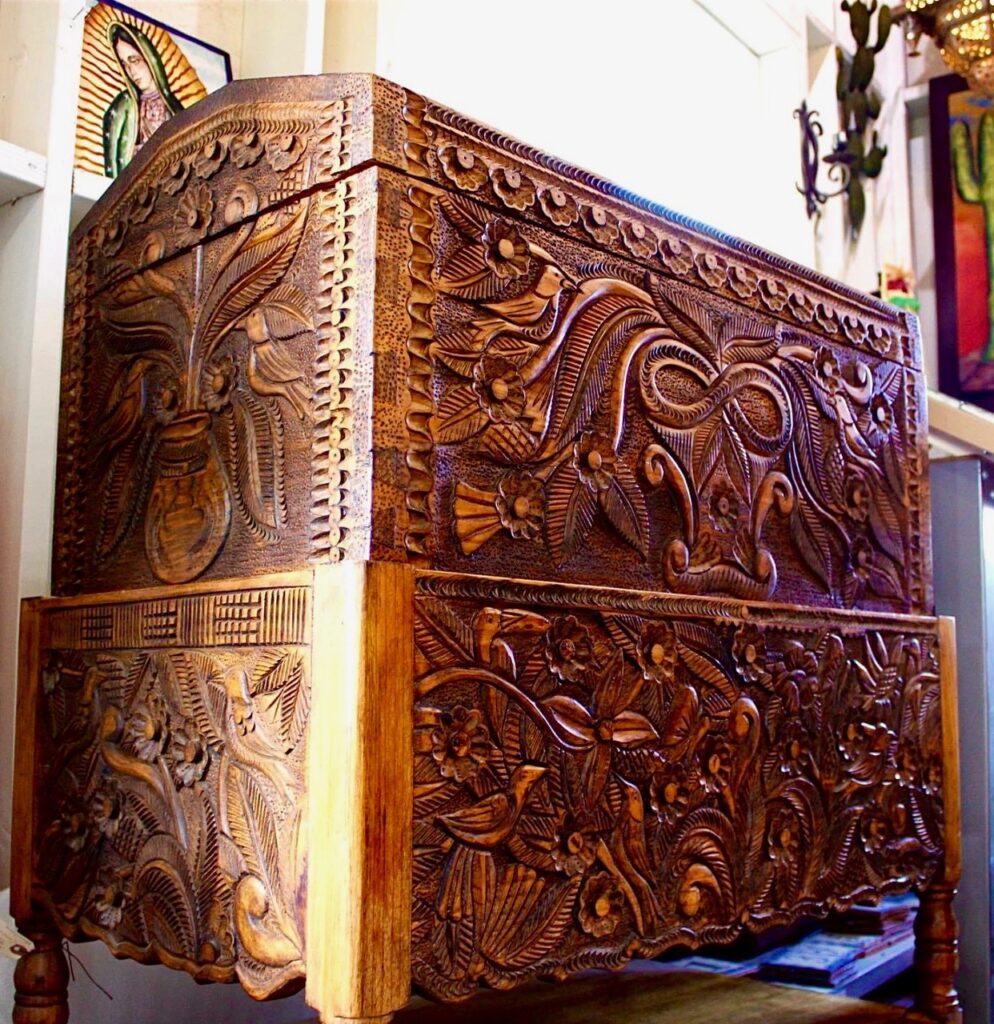 Pine Carved Trunk